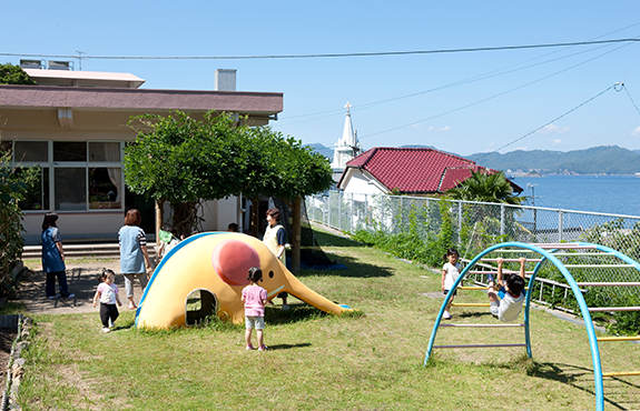 子ども達との楽しい交流も、 日常をいろどる月々の行事
